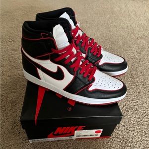 Authentic Jordan 1 retro High OG “Bloodline” size 10 men